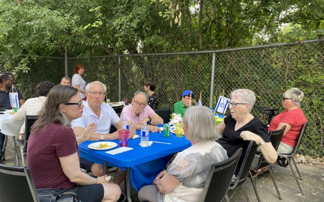 Hundreds gather for London BBQ supporting Israel | 