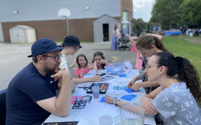 Hundreds gather for London BBQ supporting Israel | 